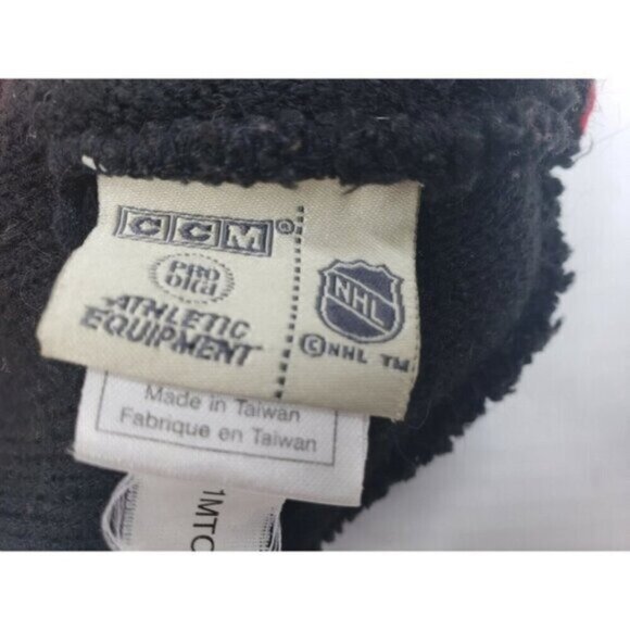 Chicago Blackhawks Toque Beanie Cuffed Knit Hat Pom Pom NHL Logo CCM Hoc… - Picture 7 of 12